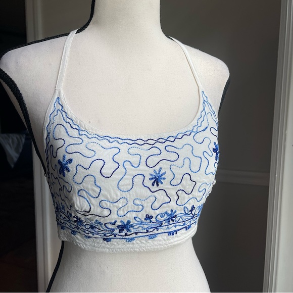 L.S.I Tops - Vintage Y2K L.S.I. Embroidered Halter Crop Top | Size Small